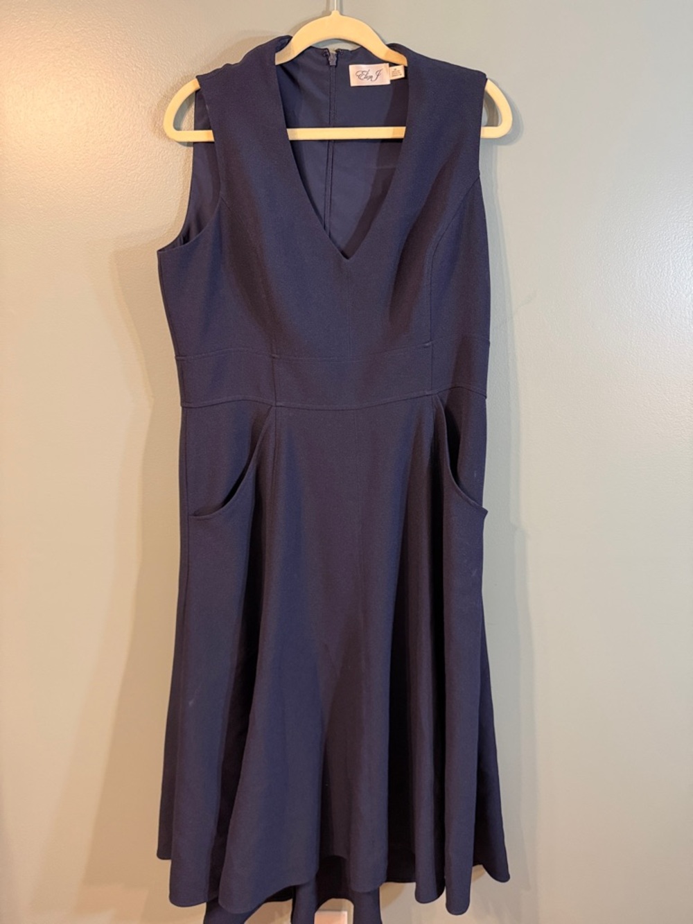 Eliza J Navy Sleeveless V-Neck Midi Dress with Pockets